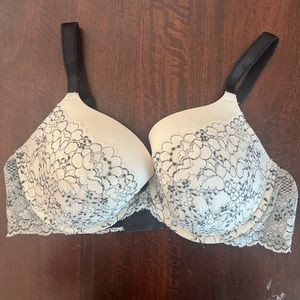 Women's Victoria's Secret Underwire Bra 38 C